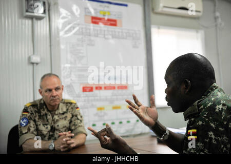 2016 0510 par intérim de l'AMISOM Rencontre Force-Commander FC navale de l'UE-5 (26862133071) Banque D'Images