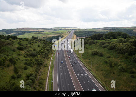 Trans-Pennine M62 réseau dans le Yorkshire à l'est du pont de Scammonden Banque D'Images