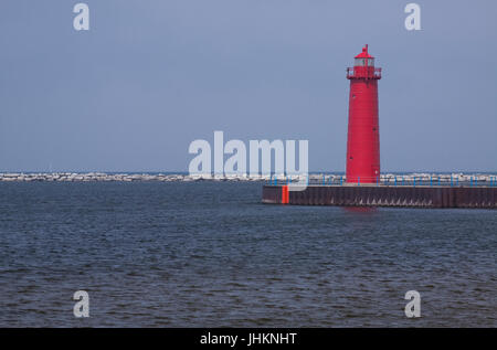 Le phare de la jetée de Muskegon Banque D'Images