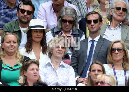 Pippa Middleton avec son mari James Matthews au jour 11 de l'de Wimbledon à l'All England Lawn Tennis et croquet Club, Wimbledon. Banque D'Images