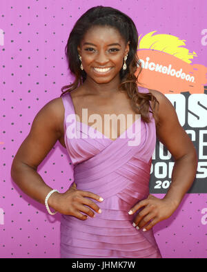 Simone Biles assiste aux Prix de sports Nickelodeon Kidss' Choice 2017 Pauley Pavilion Los Angeles, Californie, le 13,2017 juillet. Banque D'Images