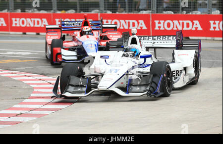 Toronto, Canada. 14 juillet, 2017. Ed Carpenter's Racing driver JR Hildebrand(Avant) des États-Unis au cours de la pratique des courses de la session 2017 Honda Indy Toronto de la série IndyCar Verizon à Exhibition Place à Toronto, Canada, le 14 juillet 2017. Avec 21 pilotes Indy Car de partout dans le monde, l'événement annuel de trois jours a débuté le vendredi à Toronto. Credit : Zou Zheng/Xinhua/Alamy Live News Banque D'Images