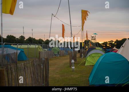 Henham Park, Suffolk, UK. 15 juillet, 2017. Aube - La Latitude 2017 Festival, Henham Park. Suffolk 15 Juillet 2017 Crédit : Guy Bell/Alamy Live News Banque D'Images