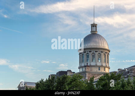 Montréal, Canada - 13 juillet 2017 : Marché Bonsecours dans le Vieux Montréal, au coucher du soleil Banque D'Images