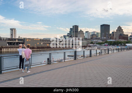 Montréal, CA - 13 juillet 2017 : Montréal Centre-ville et du Vieux Port de plaisance en été Banque D'Images