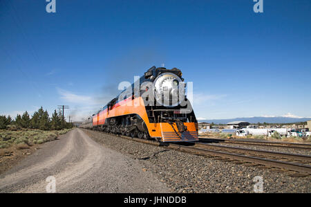 Le Pacifique Sud 4449, locomotive construite en 1941,seule survivante des (aujourd'hui Union Pacific) une locomotive à vapeur de la classe GS-4, près de Bend, Oregon Banque D'Images