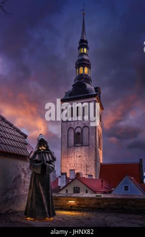 Ajouter au bord de l'église St Nicolas (Niguliste Kirk) à Tallinn. Banque D'Images