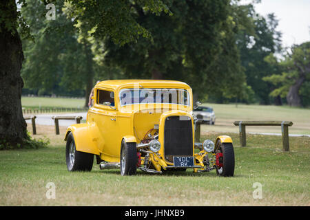 Personnalisé jaune Rallye Ford Hotrod à des géants american car show, Blenheim Palace, Oxfordshire, Angleterre. Classic vintage American car Banque D'Images