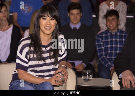 La télévision allemande ZDF Markus Lanz à Fernsehmacher-Studio avec : Mai Thi Nguyen-Kim Où : Hambourg, Allemagne Quand : 13 Juin 2017/WENN.com Schultz-Coulon Crédit : Banque D'Images