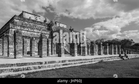 Colonnes dans le Temple des mille guerriers, Chichen Itza, Yucatan, Mexique Banque D'Images