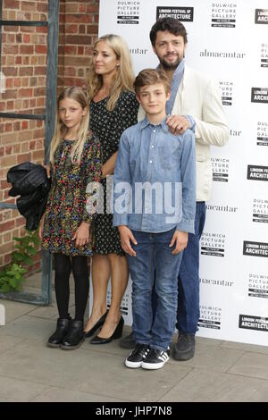 Vous pourrez assister à 76200 Pavilion - Summer Party VIP comprend : Carolina Mazzolari, Conrad Shawcross Où : London, Royaume-Uni Quand : 13 Juin 2017 Crédit : Phil Lewis/WENN.com Banque D'Images