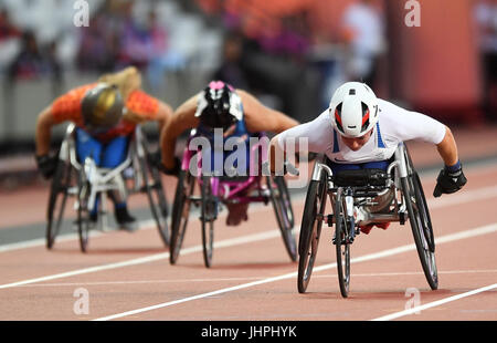 La société britannique Hannah Cockroft gagne le 100m femmes finale T34 au cours de la première journée du Championnat du Monde 2017 Para athlétisme Stade à Londres. Banque D'Images