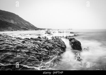 Crackington haven en monochrome Banque D'Images