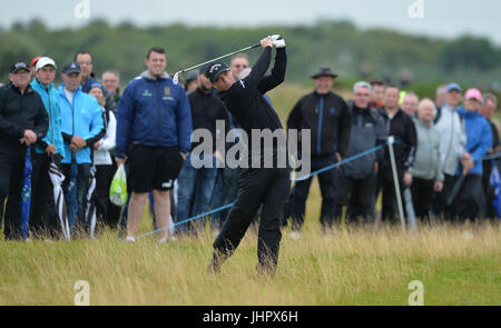 Callum Shinkwin de l'Angleterre joue son second coup au 5ème trou au cours de la troisième journée de la 2017 Aberdeen Asset Management à ouvrir écossais Liens Dundonald, Troon. Banque D'Images