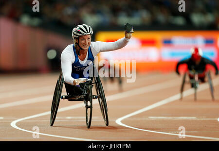 USA's Tatyana McFadden célèbre remportant le Women's 200m T54 dernière pendant la deuxième journée du Championnat du Monde 2017 Para athlétisme Stade à Londres. Banque D'Images