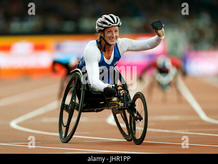 USA's Tatyana McFadden célèbre remportant le Women's 200m T54 dernière pendant la deuxième journée du Championnat du Monde 2017 Para athlétisme Stade à Londres. Banque D'Images