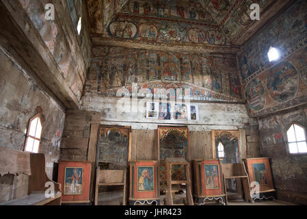 Les intérieurs de l'église en bois barsana, district de Maramures, Roumanie Banque D'Images