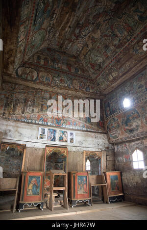 Les intérieurs de l'église en bois barsana, district de Maramures, Roumanie Banque D'Images