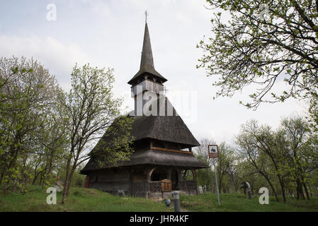 Barsana église en bois, district de Maramures, Roumanie Banque D'Images