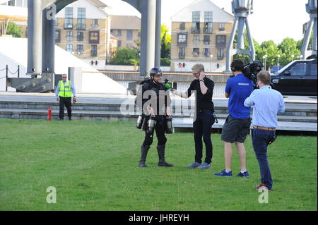 'Iron Man' Richard Browning oscille avec sa combinaison de vol Jet 'Powered by' à l'Excel lors de la London Tech Week avec : Richard où Browning : London, Royaume-Uni Quand : 14 juin 2017 Source : WENN.com Banque D'Images