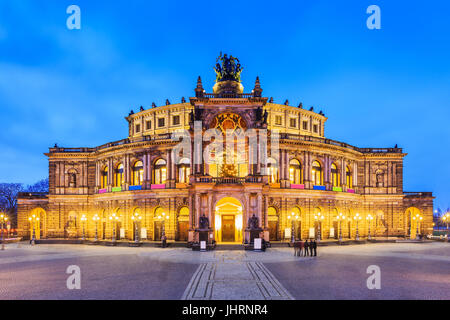 Dresde, Allemagne. L'opéra Semperoper - l'état de la Saxe. Banque D'Images