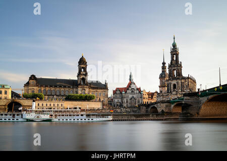 Residenzschloss Hausmanns, tour, chapelle de la cour, la terrasse Bruehl à l'Elbe, Dresde, Saxe, Allemagne Banque D'Images