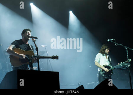 Latitude Festival, Royaume-Uni. 15 juillet, 2017. Mumford & Sons jouer l'Obélisque étape - La Latitude 2017 Festival, Henham Park. Suffolk 15 Juillet 2017 Crédit : Guy Bell/Alamy Live News Banque D'Images