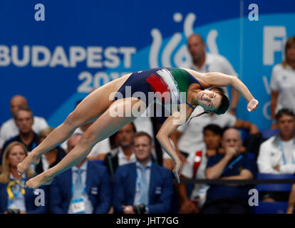 Budapest, Hongrie. 15 juillet, 2017. Elena Bertocchi d'Italie participe à la finale tremplin 1m Femmes de plongée sous-marine à la 17e Championnats du Monde FINA à arène Duna à Budapest, Hongrie, le 15 juillet 2017. Elena Bertocchi a remporté la médaille de bronze avec 296,40 points. Credit : Ding Xu/Xinhua/Alamy Live News Banque D'Images