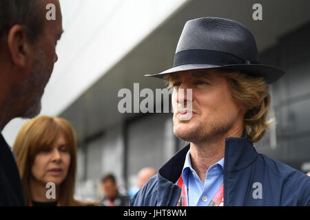Circuit de Silverstone, au Royaume-Uni. Dimanche 16 juillet 2017. L'acteur hollywoodien, Owen Wilson (USA) à la F1 Grand Prix de Grande-Bretagne la promotion de son dernier film, Disney Pixar Cars, 3. © KEVIN BENNETT/Alamy News Banque D'Images