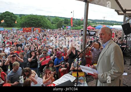 MP Jeremy Corbyn, chef syndical à la Tolpuddle Martyrs Day Festival, Dorset, UK Crédit : Finnbarr Webster/Alamy Live News Banque D'Images