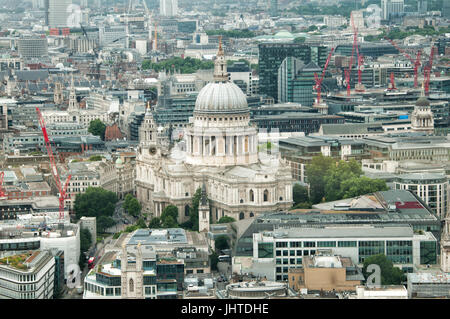 La Cathédrale St Paul et l'ouest de Londres d'en haut Banque D'Images