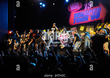 Underoath montée contre les membres,,pennywise,body count nofx effectuer sur scène Vans Warped Tour 15e anniversaire Septembre 6,2009 du club nokia de los angeles. Banque D'Images