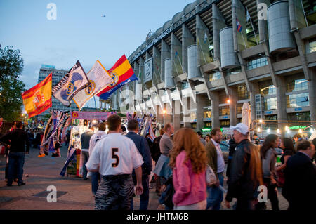 Atmosphère avant le vrai Madrid-barcelone match de football. Santiago Bernabeu, Madrid, Espagne. Banque D'Images