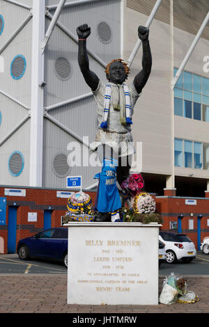 Billy Bremner de Leeds United Football Statue sol Elland Road Leeds Banque D'Images