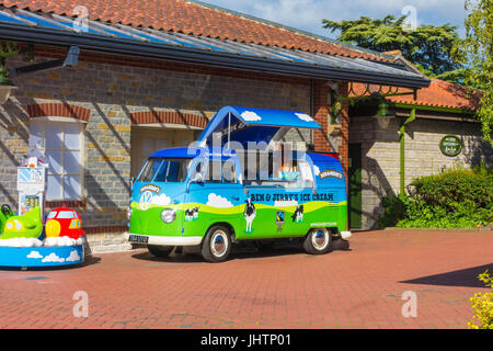 VW camping-converti en une glace van Banque D'Images