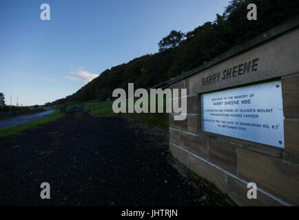 Une plaque à la légendaire coureur motocycliste et Barry Sheene à Olivers Mount race track, Scarborough. UK Banque D'Images