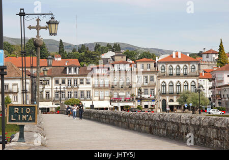 Pont Romain Ponte Romana sur la rivière Lima ville de Ponte de Lima Portugal Banque D'Images