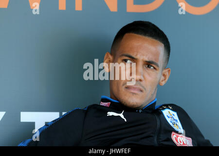 Huddersfield Town's Tom Ince pendant l'avant-saison match au domaine la Lane, Bury. Banque D'Images