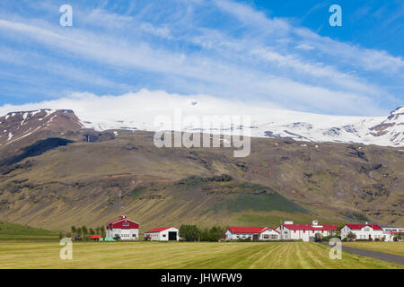 Ferme familiale à l'ombre du Volcan Eyjafjallajokull qui a éclaté en avril 2010 Banque D'Images