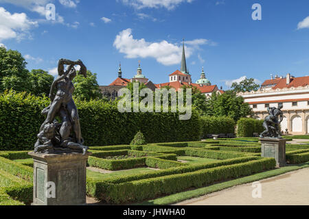 Les statues dans le jardin Wallenstein (Waldstein). Il s'agit d'un jardin baroque au public de Mala Strana à Prague, en République tchèque. Banque D'Images