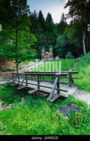 Chapelle russe dans col Vrsic, Alpes Juliennes, en Slovénie. Banque D'Images