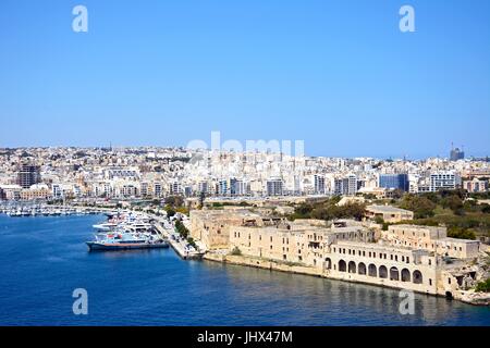 Vue vers Senglea Vittoriosa et vu de La Valette, La Valette, Malte, Europe. Banque D'Images