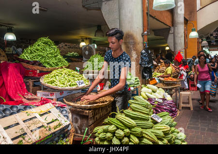 Port Louis, Maurice - le 25 décembre 2015 : Marché Central de Port Louis, à Maurice. Le marché central est une attraction touristique et les repères de la ca Banque D'Images