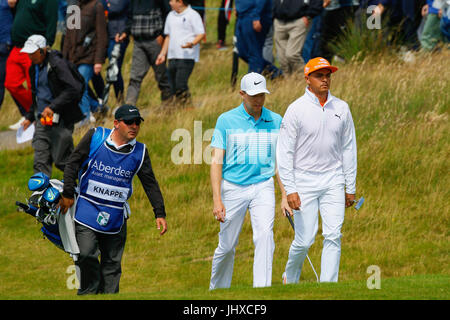 L'Ayrshire, Ecosse, Royaume-Uni. 16 juillet, 2017. Le dernier jour de la Aberdeen Asset management Scottish Open Golf Championship a fourni une grande partie du théâtre et lecture à partir d'un passionnant domaine international de joueurs en compétition pour le trophée et prix en argent. Le concours a été joué plus de liens Dundonald, près d'Irvine Ayrshire en Écosse dans le chaud soleil d'été et a conclu avec une victoire spectaculaire pour RAFA CABRERA BELLO forme Espagne Credit : Findlay/Alamy Live News Banque D'Images