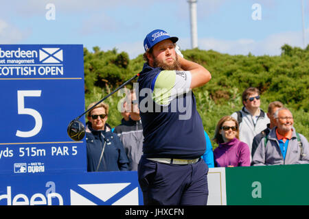 L'Ayrshire, Ecosse, Royaume-Uni. 16 juillet, 2017. Le dernier jour de la Aberdeen Asset management Scottish Open Golf Championship a fourni une grande partie du théâtre et lecture à partir d'un passionnant domaine international de joueurs en compétition pour le trophée et prix en argent. Le concours a été joué plus de liens Dundonald, près d'Irvine Ayrshire en Écosse dans le chaud soleil d'été et a conclu avec une victoire spectaculaire pour RAFA CABRERA BELLO forme Espagne Credit : Findlay/Alamy Live News Banque D'Images