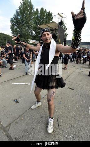 Jáchymov, République tchèque. 16 juillet, 2017. Fan de metal assiste à la music festival Masters of Rock à Jáchymov, République tchèque, le 16 juillet 2017. Credit : Dalibor Gluck/CTK Photo/Alamy Live News Banque D'Images