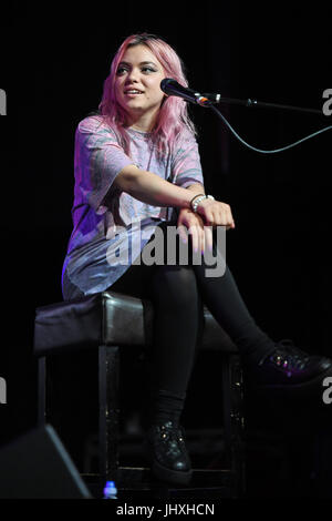 Fort Lauderdale, FL, USA. 16 juillet, 2017. Hé Violet effectuer à 97,3 Hits Vivre à la révolution, le 16 juillet 2017 à Hollywood, en Floride. Credit : Mpi04/media/Alamy Punch Live News Banque D'Images