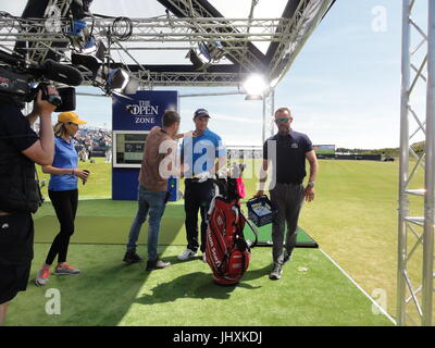 Southport, Royaume-Uni. 17 juillet, 2017. Harrington Paddy est en place pour faire la démonstration de ses techniques de rotation à plat au cours de lundi jour de pratique à la 146e Open Golf Championship au Royal Birkdale Golf Club Crédit : Motofoto/Alamy Live News Banque D'Images