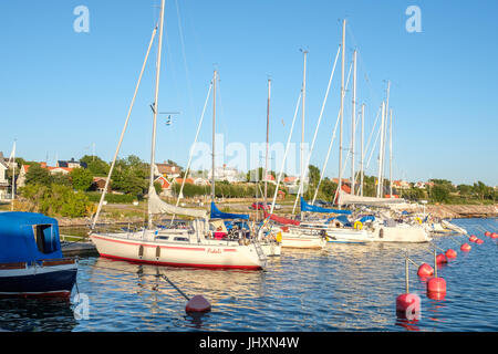 Sandvik Harbour sur l'île de la mer Baltique suédoise d'Öland. Öland est une destination touristique populaire en Suède pendant l'été. Banque D'Images