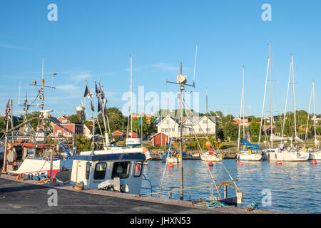 Sandvik Harbour sur l'île de la mer Baltique suédoise d'Öland. Öland est une destination touristique populaire en Suède pendant l'été. Banque D'Images